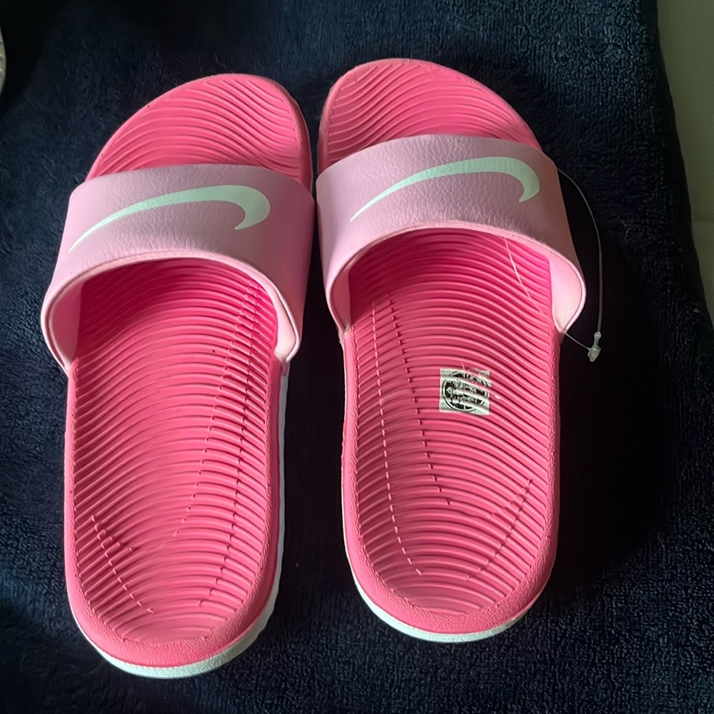 Nike sandals size 3